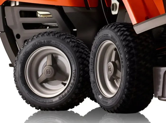 Husqvarna Frontmäher R 112C mit Mähdeck Combi 85 - Modell 2025 – Bild 6