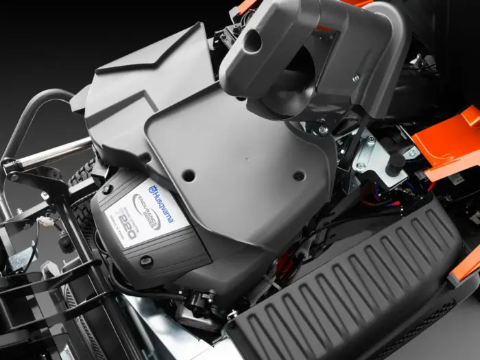 Husqvarna Profi Allrad-Frontmäher RC 320Ts AWD – Modell 2025 (Grundgerät ohne Mähdeck) – Bild 6