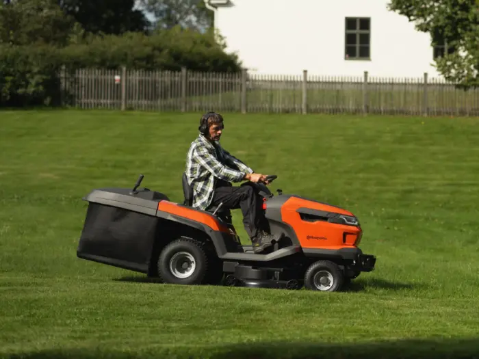Husqvarna Rasentraktor TC 220T – Modell 2025 – Bild 20