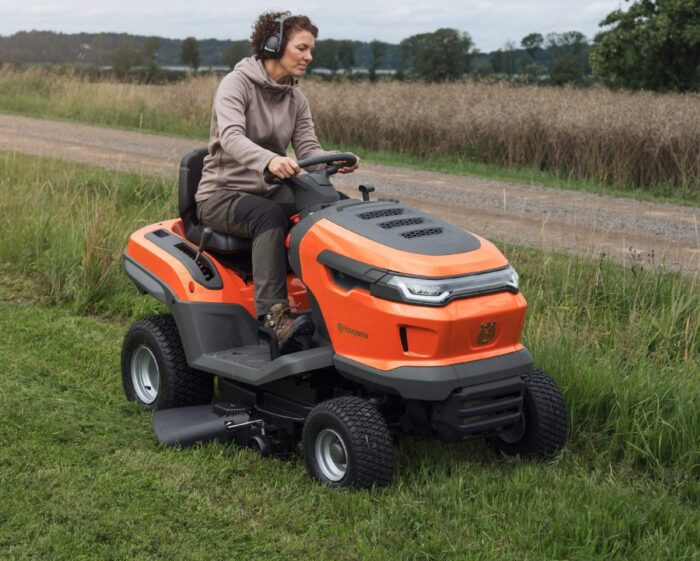 Husqvarna Rasentraktor TS 215T – Modell 2025 – Bild 4